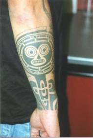 Leungeun anéh suku-suku tribal totem muka pola tato