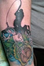 Patrón de tatuaje de pescador e estilo colorido de brazo cómico