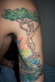 Colored humanoid big tree personality arm tattoo pattern