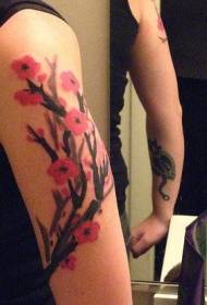 櫻花樹枝彩色大臂紋身圖案