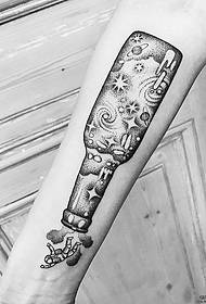 Brako punkto pinta krea stelita botelo astronaŭta tatuaje mastro