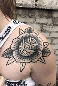 Кул техника на боцкање црна и бела едноставна шема на тетоважи