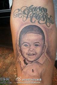 Узорак тетоваже портрета бебиног сина