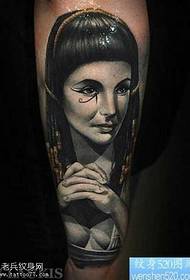 Pola tato potret wanita kanthi lengan