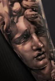Very delicate European and American people like realistic tattoo designs 9
