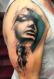 Ramię ucznia malowane streszczenie tatuaż postać portret portret tatuaż