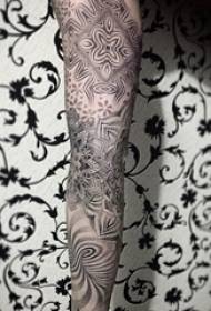 Een set van zwart en wit grijs stijl eenvoudige stijl eenvoudige persoonlijkheid lijn tattoo patroon Daquan
