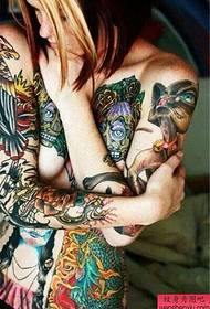 Προσωπικότητα δημοφιλές μοτίβο τατουάζ κορίτσι
