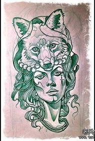 Manuscrito popular hermoso del tatuaje de la belleza y del zorro