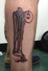 Férfi hallgató borjú fekete szürke pont tövis absztrakt vonal karakter portré tetoválás kép