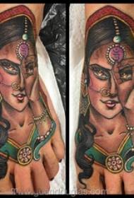 Узорак тетоважа женског карактера вишеструко осликани цртеж тетоважа скица карактера