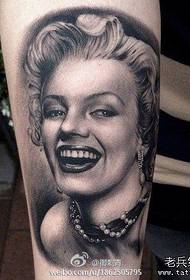 Brazo maravillosamente popular patrón de tatuaje de Marilyn Monroe