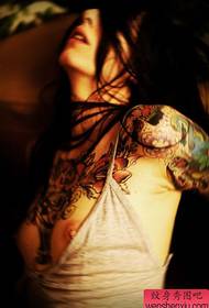 Тетоважа шоу, препорачуваат секси жена шема на слика за тетоважа