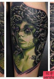 A super domineering Medusa tattoo pattern