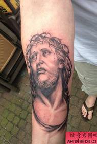 Armatu classicu mudellu di ritrattu di tatuaggi di Jesus