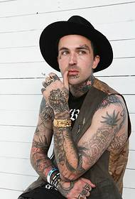 Фотографії красивих тотемних татуювань кількох іноземних зірок-чоловіків