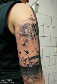 Armstil, karakter, tatovering