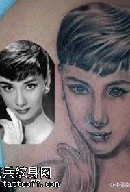 Europeisk tatoveringsmønster for portrett av skjønnhetsstjerner