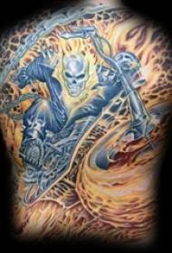 Dominirajući obojane apstraktne obrasce plamena i obrasci tetovaža duhova viteza