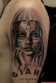 The arm is popular, a beautiful European and American undead beauty tattoo pattern