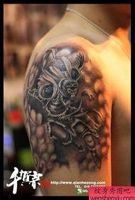 Lengan pola tato keren Sun Wukong yang super tampan