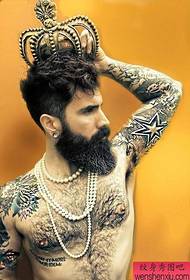 Tatueringsshow, rekommenderar en manlig tatuering