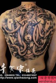 Priljubljen pop kul Medusa tattoo vzorec na hrbtu