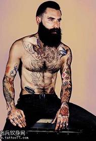 Patró de tatuatge d’home barba sexy