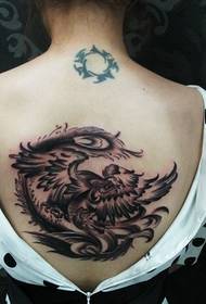 Patrón de tatuaje de personalidad femenina