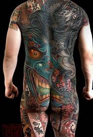 Чоловіча спина домінує супер красивий повний малюнок татуювання пражна і дракон