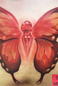 Красиво выглядящий красивый алмазный образец татуировки крыльев бабочки
