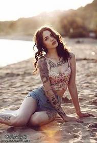 Model de tatuaj pentru femeie