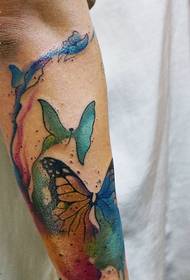 Неколку тетоважи со мода за тотами во боја за девојчиња