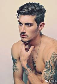 Male tattoos: muscles lining, tattooing, men should have a \