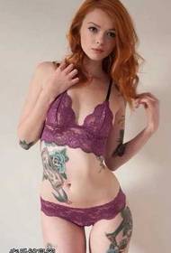 Modello di tatuaggio femminile sexy