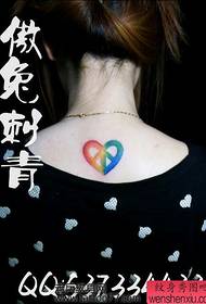 Tatuatges d’amor colorits que agraden a les nenes