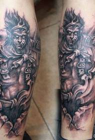 Jalat dominoivasta Sun Wukong -tatuointikuviosta