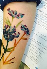 精美个性的五颜六色花朵纹身图片