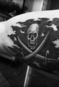 Ipateni ye-pirate tattoo ipateni yobuntu be-pirate yecandelo le tattoo