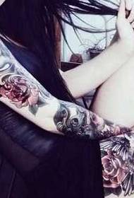 Cvjetni krak cvjetni noga tetovaža uzorak