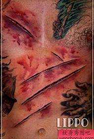 Vyriškos priekinės krūtinės kietas alternatyvus tatuiruotės tatuiruotės modelis