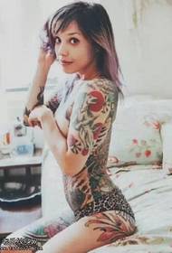 Padrão de tatuagem de personalidade de garota sexy estilo europeu e americano