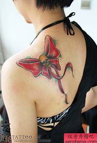 Girl's favorite shoulder bow tattoo pattern