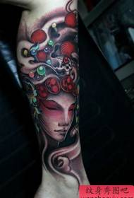 A classical drama beauty flower tattoo pattern on the leg