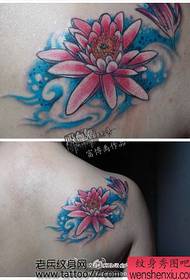 Gražūs pečiai populiarus gražus lotoso tatuiruotės modelis