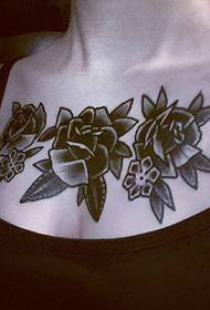 Moda tatuaje de flores foto tentación sexy