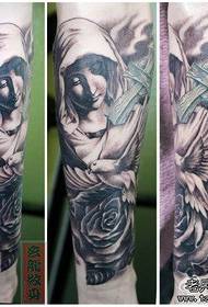 Arm pop klasični zastrašujući uzorak tetovaža