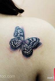 女の子の肩現実的な蝶のタトゥーパターン