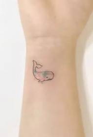 Ծաղկող Whale Tattoos - Աղջիկների մի փոքր թարմ Whale Tattoo- ի օրինակ