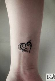 Heart-shaped small pattern tattoo for girls